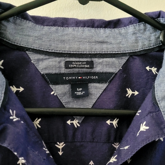 Women's Navy Floral Button-Up Shirt - Picture 4 of 7